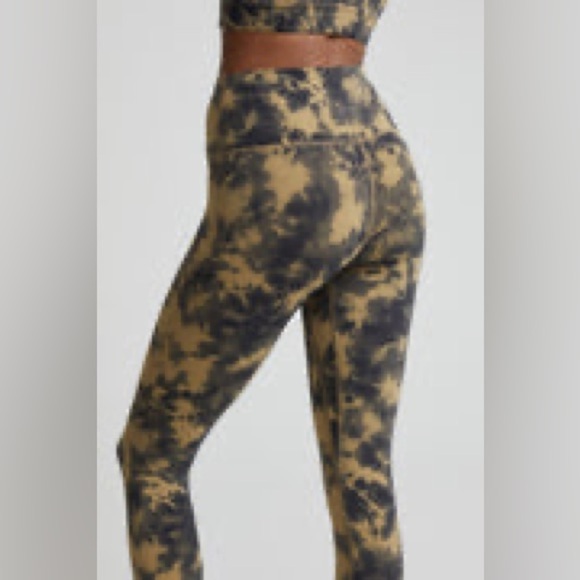 EUC Varley Let's Go Pocket Legging in Flaxen Tie Dye Size XS - Picture 5 of 7